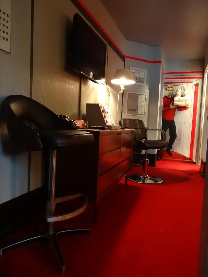 The Star Trek - Uss Enterprise Room At The Itty Bitty Inn North Bend Exterior foto