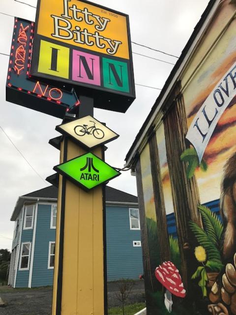 The Star Trek - Uss Enterprise Room At The Itty Bitty Inn North Bend Exterior foto