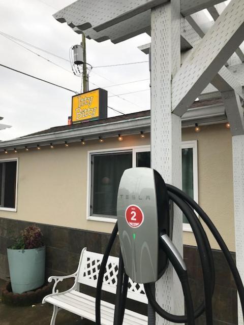 The Star Trek - Uss Enterprise Room At The Itty Bitty Inn North Bend Exterior foto