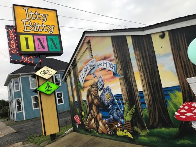 The Star Trek - Uss Enterprise Room At The Itty Bitty Inn North Bend Exterior foto