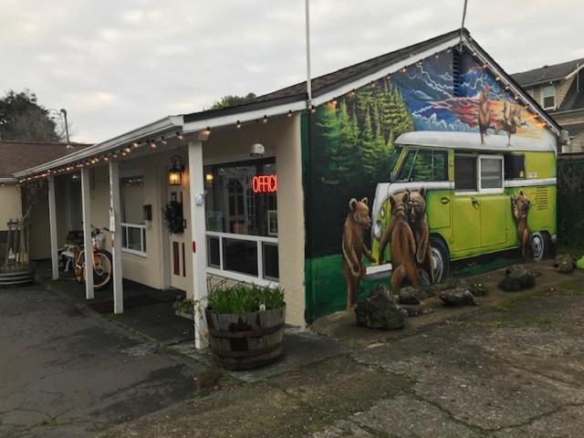 The Star Trek - Uss Enterprise Room At The Itty Bitty Inn North Bend Exterior foto